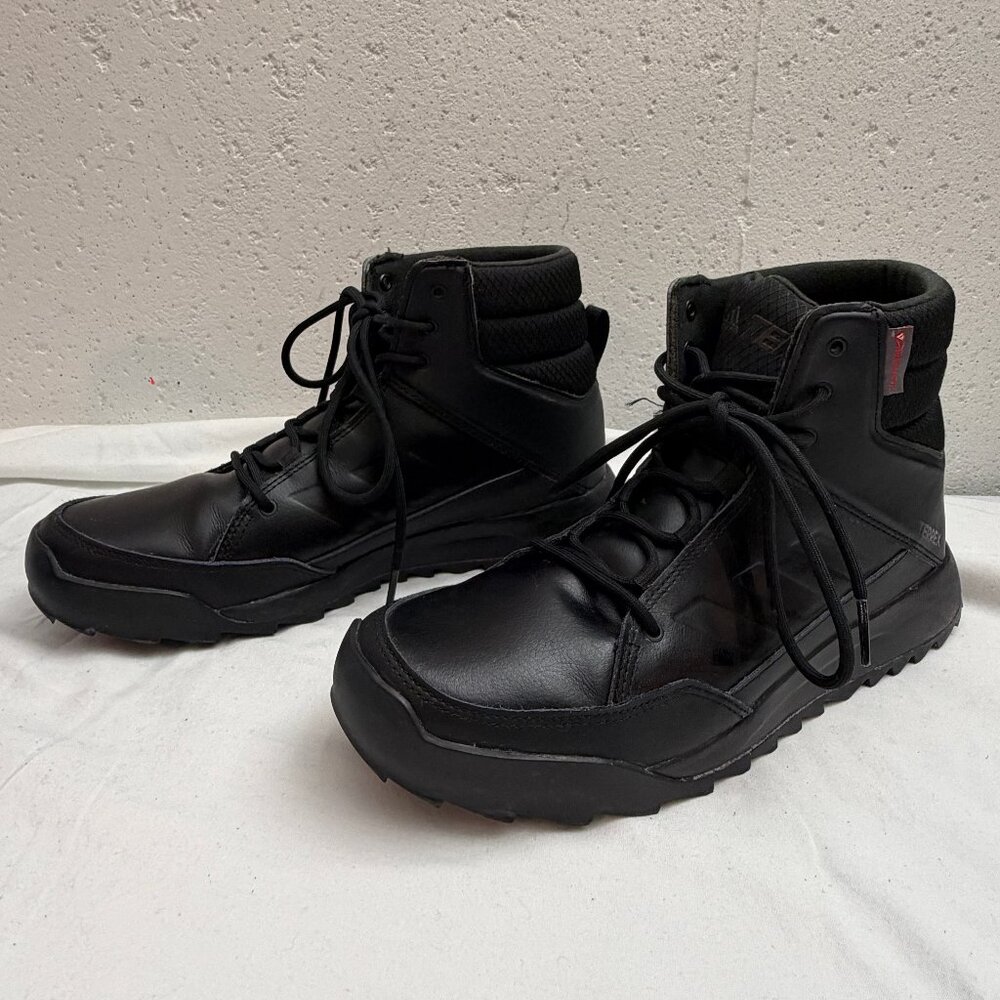 ADIDAS Terrex Climawarm All Black Outdoor Hiking Boots Mens 8